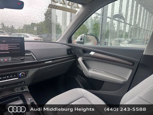 Used 2023 Audi Q5 2.0T Premium w/ Convenience Package AWD/4WD image 25