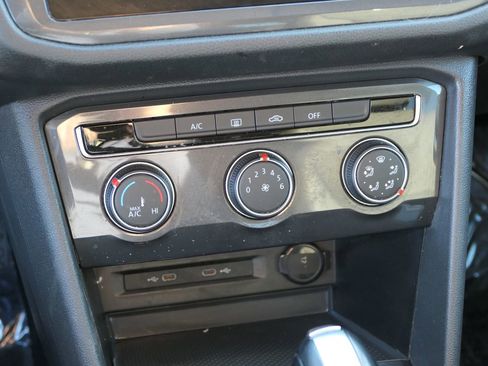 Used 2021 Volkswagen Tiguan S image 22