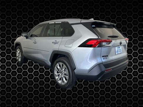 Used 2025 Toyota RAV4 XLE Premium image 12