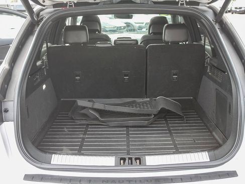 Used 2019 Lincoln Nautilus Select w/ Cargo Utility Package image 32