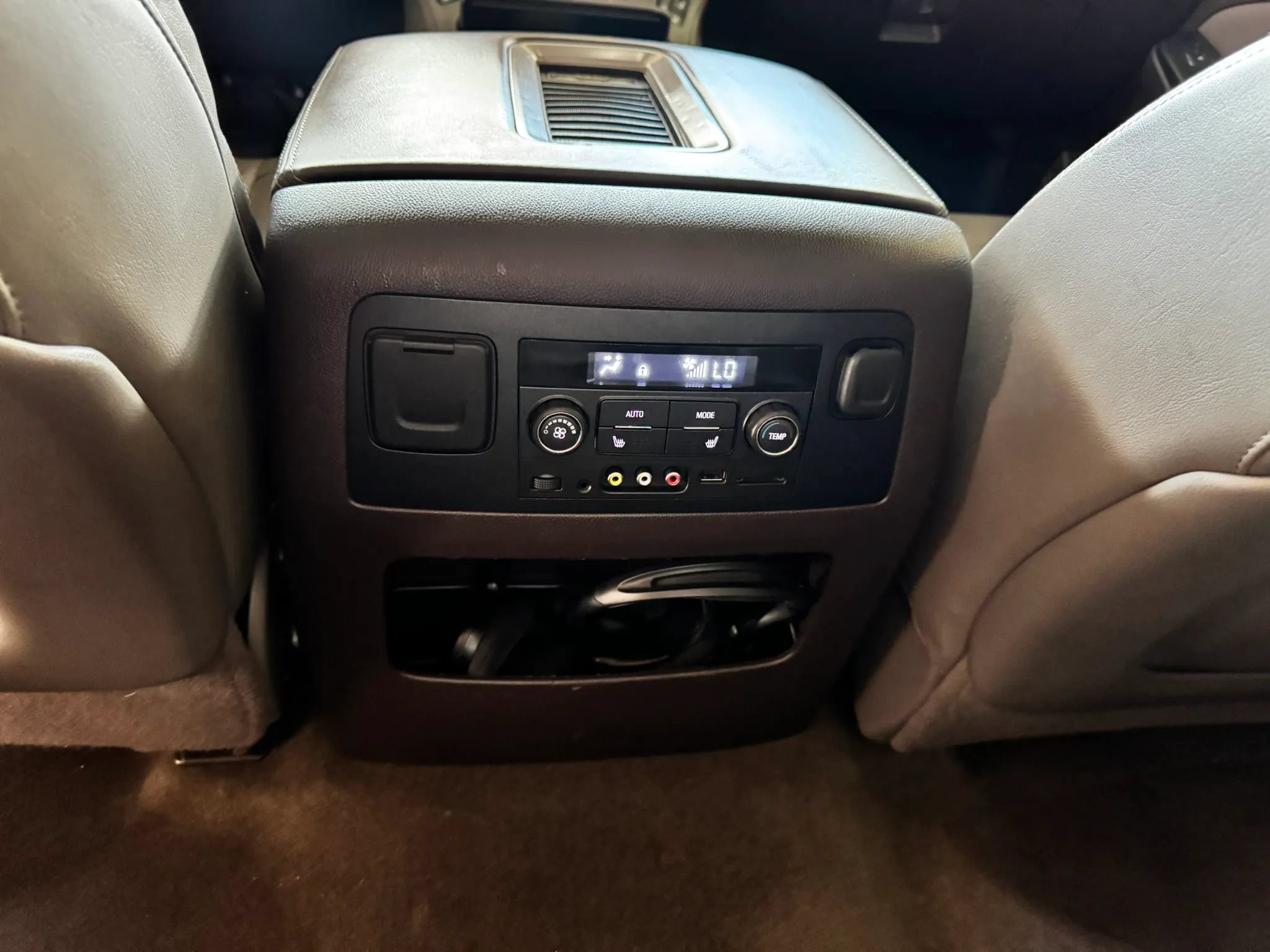 Used 2016 GMC Yukon Denali w/ Open Road Package AWD/4WD image 18