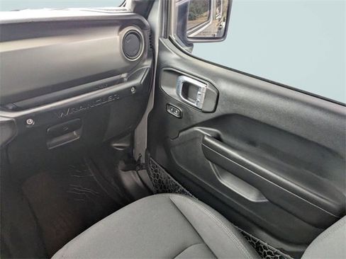 Used 2018 Jeep Wrangler Unlimited Sport S image 27