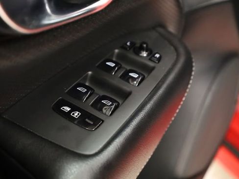 Used 2017 Volvo XC90 T5 R-Design image 17