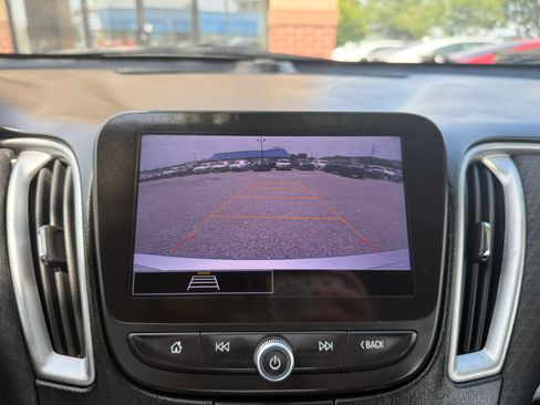 Used 2022 Chevrolet Malibu LT FWD image 27