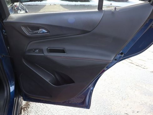 Used 2022 Chevrolet Equinox RS w/ Infotainment Package image 31