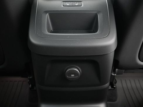 Used 2026 Volvo XC60 T8 Plus w/ Protection Package Premier AWD/4WD image 8