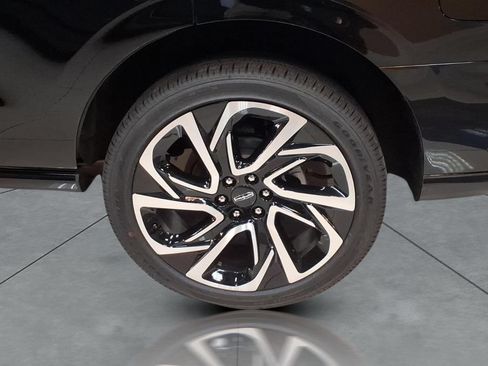 New 2027 Lincoln Navigator Black Label AWD/4WD image 3