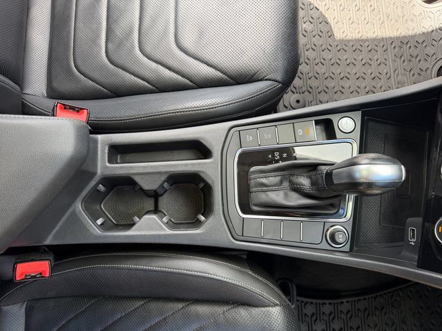 Used 2020 Volkswagen Jetta SEL Premium FWD image 28