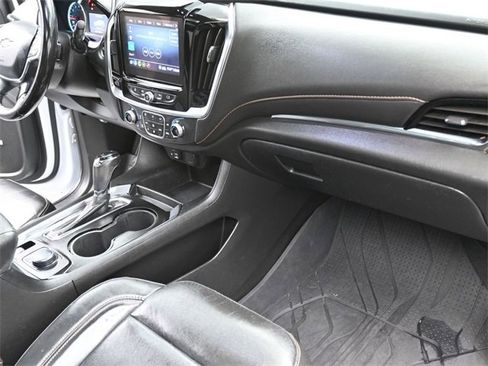 Used 2020 Chevrolet Traverse LT w/ LT Premium Package image 29