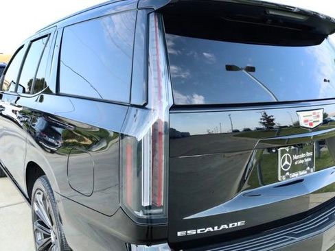 Used 2025 Cadillac Escalade V w/ LPO, Floor Liner Package image 11