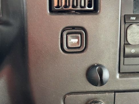 Used 2018 Chevrolet Express 2500 w/ Driver Convenience Package image 34