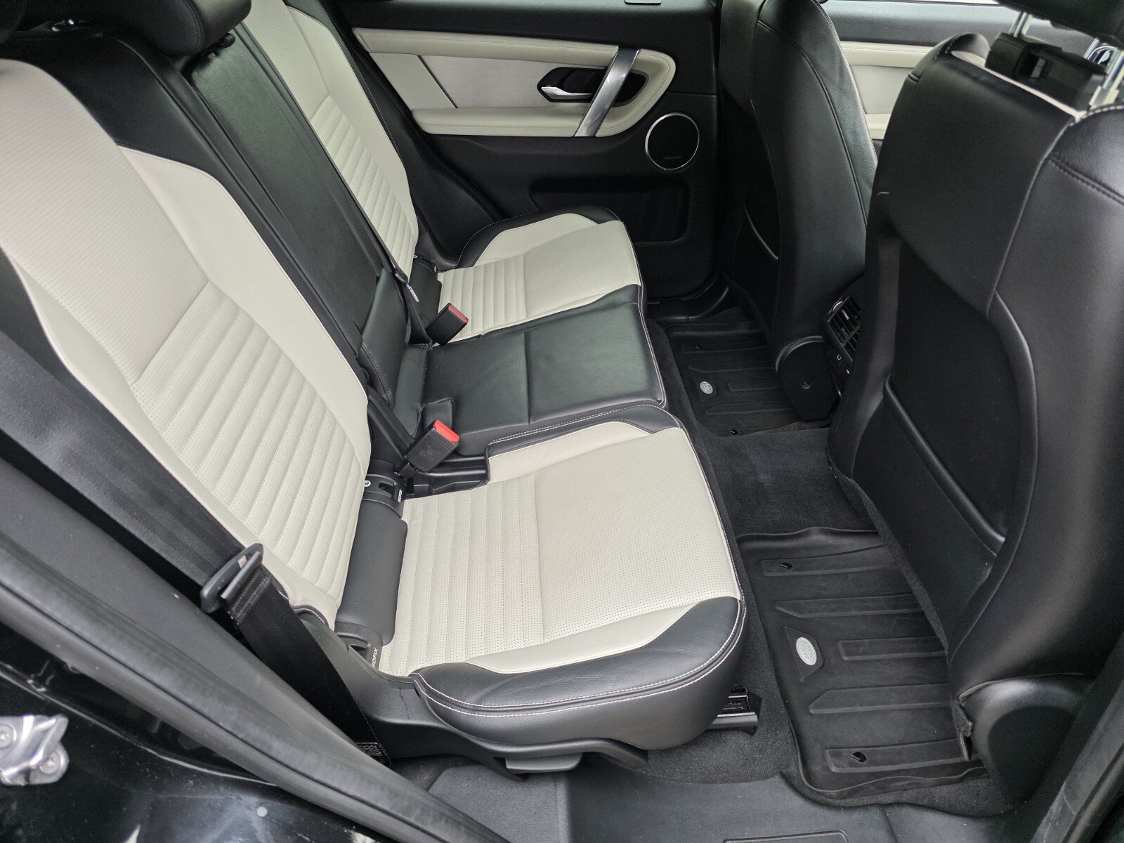 Used 2021 Land Rover Discovery Sport SE R-Dynamic AWD/4WD image 5
