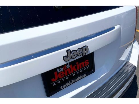 Used 2017 Jeep Compass Latitude AWD/4WD image 31