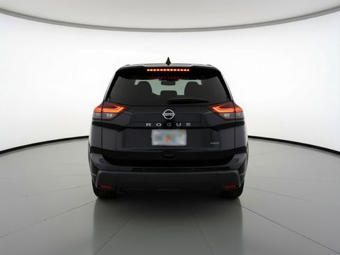 Used 2025 Nissan Rogue SV image 7