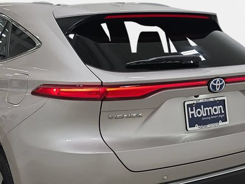Certified 2024 Toyota Venza Limited AWD/4WD image 30
