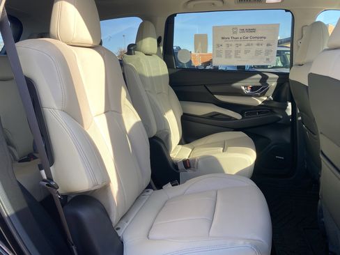 New 2025 Subaru Ascent Limited image 23