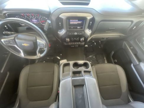Used 2022 Chevrolet Silverado 1500 Custom w/ Safety Confidence Package AWD/4WD image 18