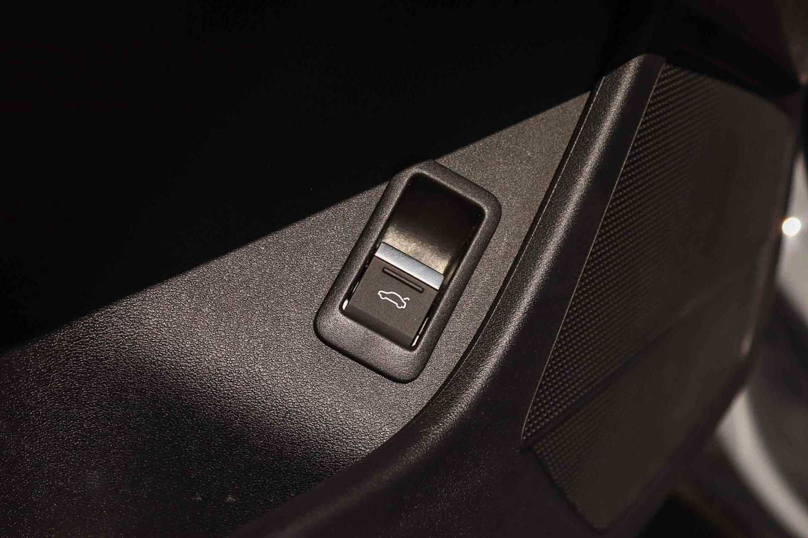 Used 2023 Audi Q4 e-tron Premium Plus w/ Premium Plus RWD image 28
