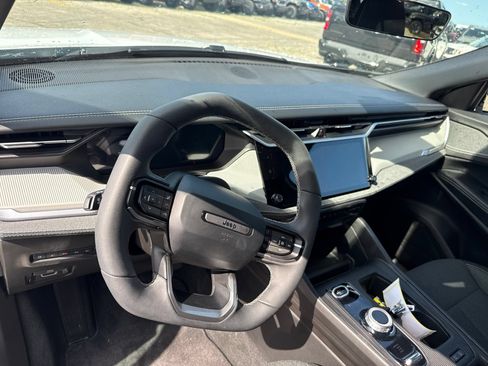 Used 2026 Jeep Cherokee Laredo AWD/4WD image 10