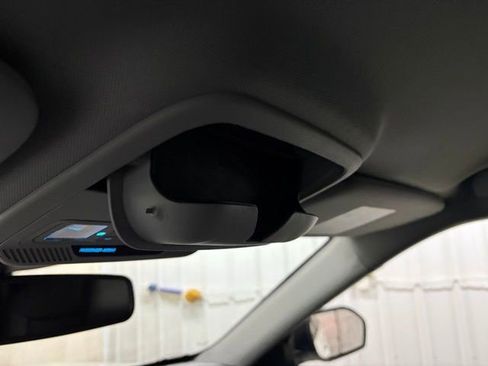 Used 2023 Ford Explorer XLT w/ Equipment Group 202A image 43