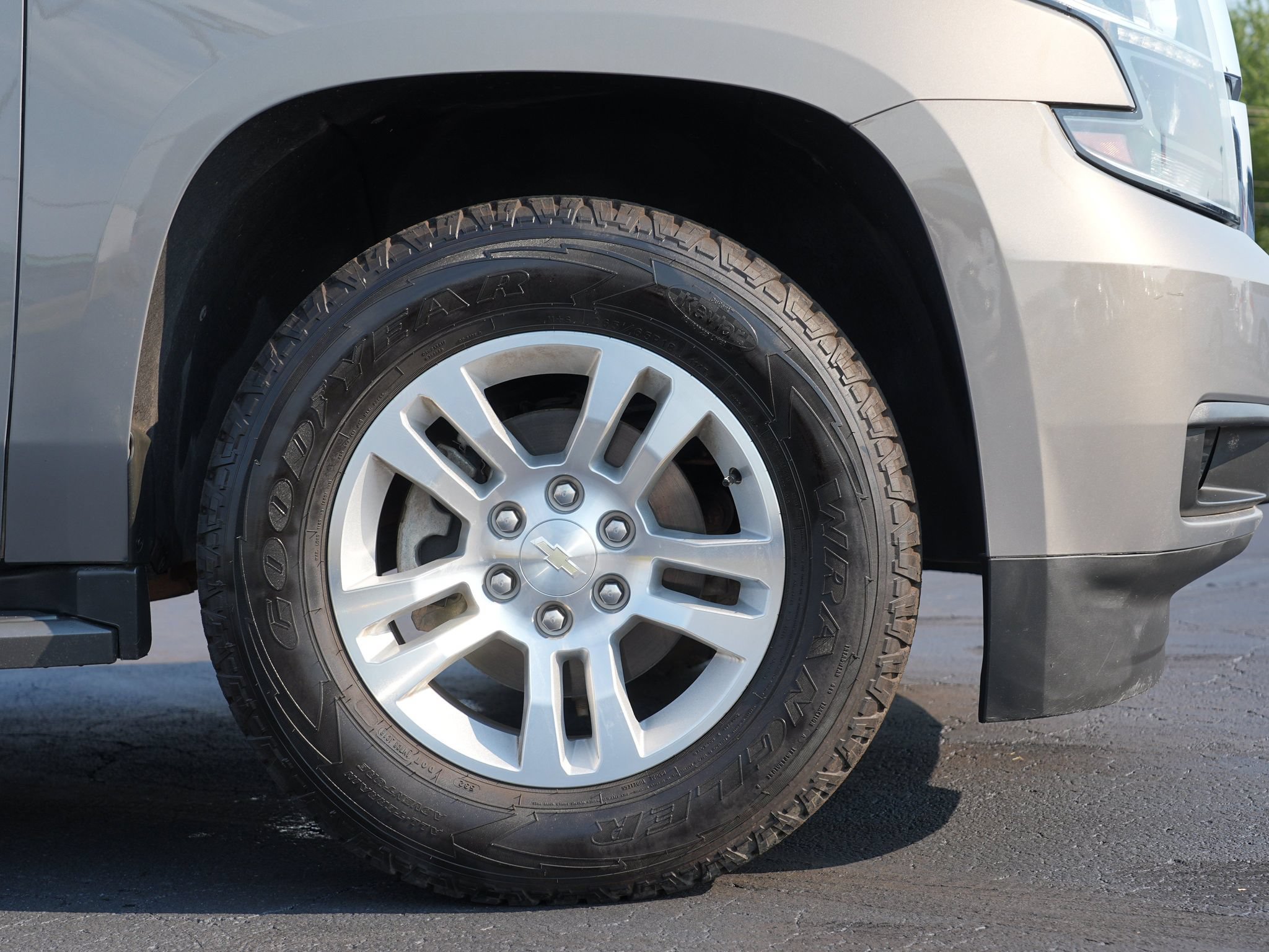 Used 2018 Chevrolet Tahoe LS w/ Skid Plate Package AWD/4WD image 12