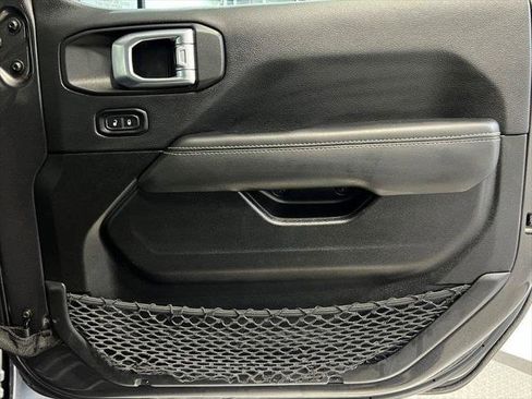 Certified 2022 Jeep Wrangler Unlimited Sahara w/ Cold Weather Group image 15