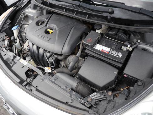 Used 2016 Hyundai Elantra GT FWD image 47