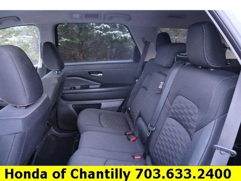 Used 2022 Nissan Pathfinder SV image 25