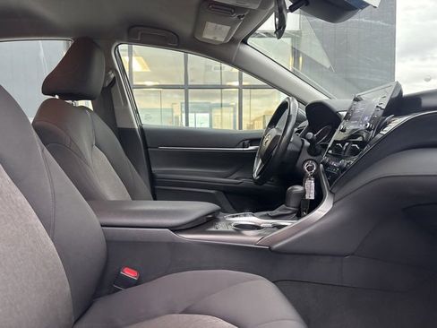 Used 2024 Toyota Camry LE image 10