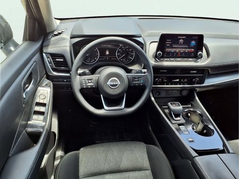 Used 2024 Nissan Rogue SV FWD image 7