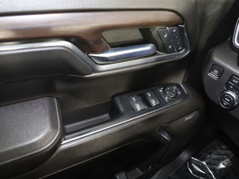 Used 2023 GMC Sierra 1500 SLT w/ SLT Convenience Package image 33