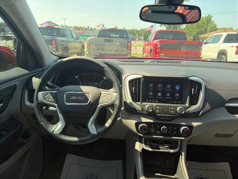 Used 2023 GMC Terrain SLT w/ LPO, Floor Liner Package FWD image 14