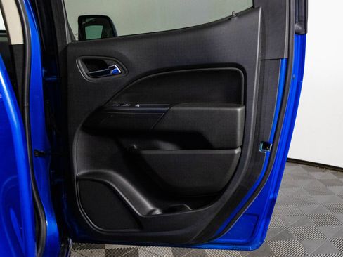 Used 2022 Chevrolet Colorado LT w/ LT Convenience Package image 36