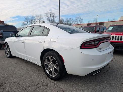 Used 2015 Dodge Charger SE w/ Power Sunroof Group image 4