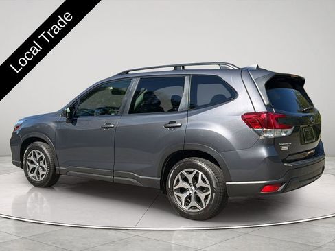 Used 2020 Subaru Forester Premium AWD/4WD image 3