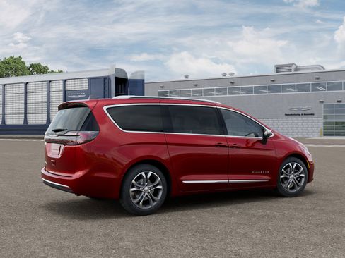 New 2026 Chrysler Pacifica Pinnacle image 2