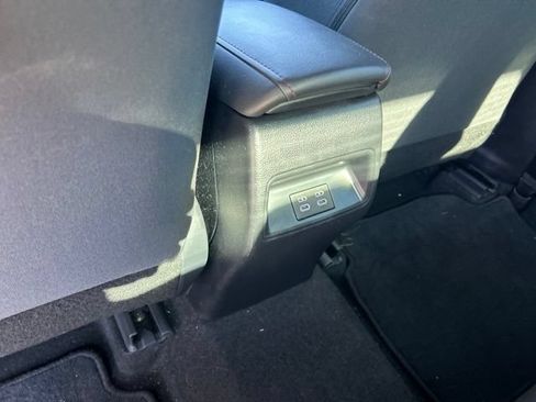 Used 2024 Toyota Corolla SE FWD image 9