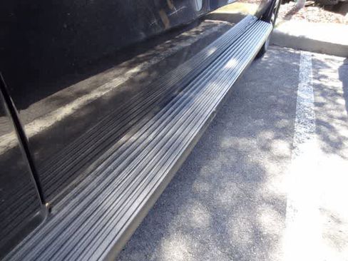 Used 2024 Ford Expedition Limited RWD image 12