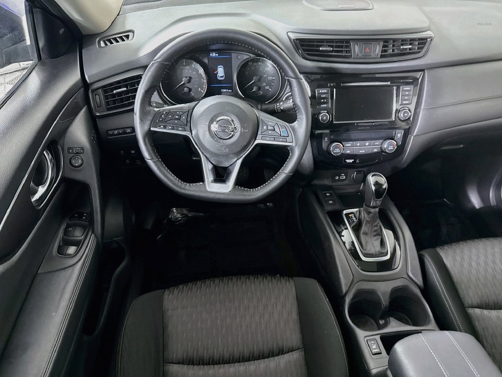 Used 2020 Nissan Rogue SV w/ Sun & Sound Touring Package AWD/4WD image 3