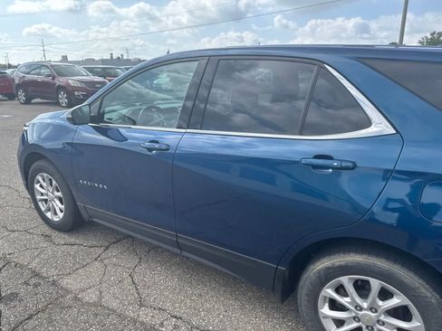 Used 2019 Chevrolet Equinox LT FWD image 17