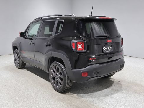 Certified 2023 Jeep Renegade Latitude w/ Sun/Sound Group AWD/4WD image 6
