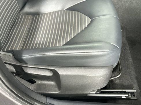 Used 2021 Toyota Camry SE FWD image 23