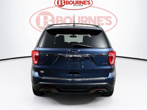 Used 2018 Ford Explorer XLT w/ Equipment Group 202A AWD/4WD image 9