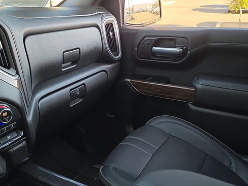 Used 2021 Chevrolet Silverado 1500 High Country w/ Technology Package image 29