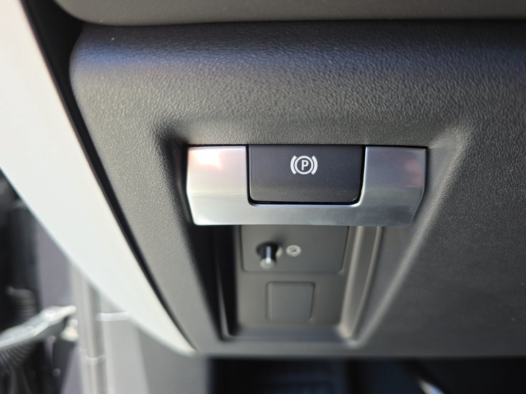 New 2026 Land Rover Defender 110 X-Dynamic SE AWD/4WD image 26