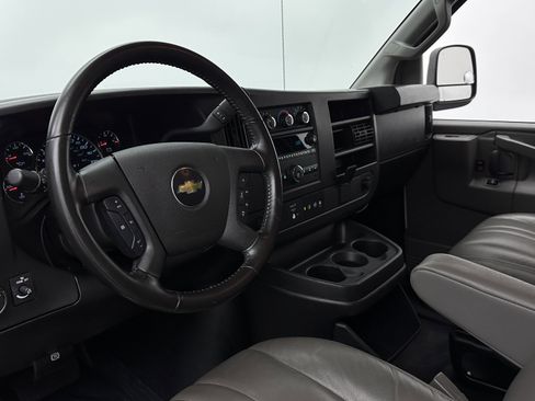 Used 2022 Chevrolet Express 2500 w/ Driver Convenience Package RWD image 8