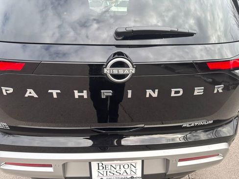 Certified 2025 Nissan Pathfinder Platinum image 43