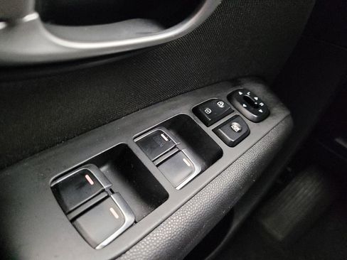 Used 2019 Kia Soul FWD image 27