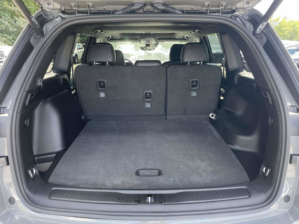 New 2027 Jeep Grand Cherokee Altitude RWD image 44