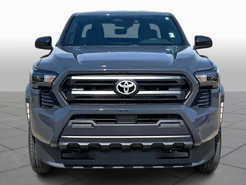 Used 2025 Toyota Tacoma SR image 4